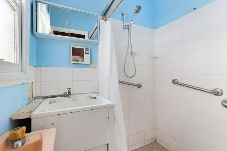 Sixth view of Homely unit listing, 5/76 Dutton Street, Coolangatta QLD 4225