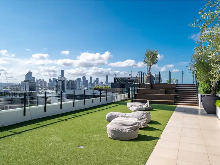401/19 Deshon Street, Woolloongabba QLD 4102