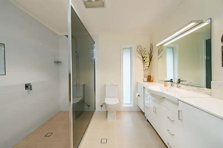 Fifth view of Homely house listing, 2 Jennifer Court, Mount Warren Park QLD 4207