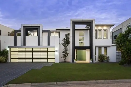 25 Knightsbridge Parade East, Paradise Point QLD 4216