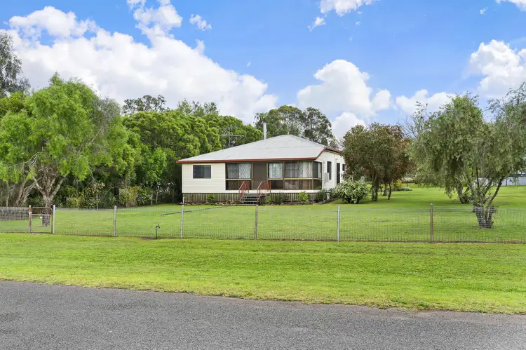 27 Hartwig Street, Goombungee QLD 4354