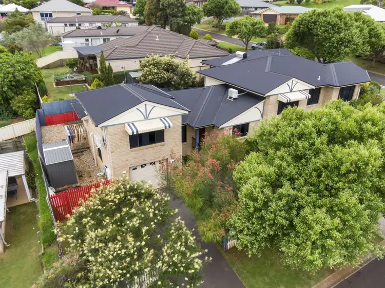 2/11 Samuel Court, Darling Heights QLD 4350