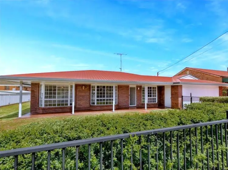8 Prowse Street, Rockville QLD 4350