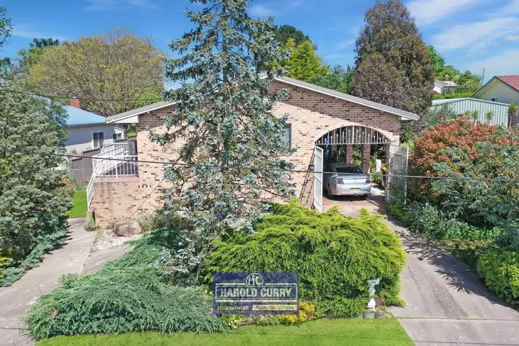 54 George Street, Tenterfield NSW 2372
