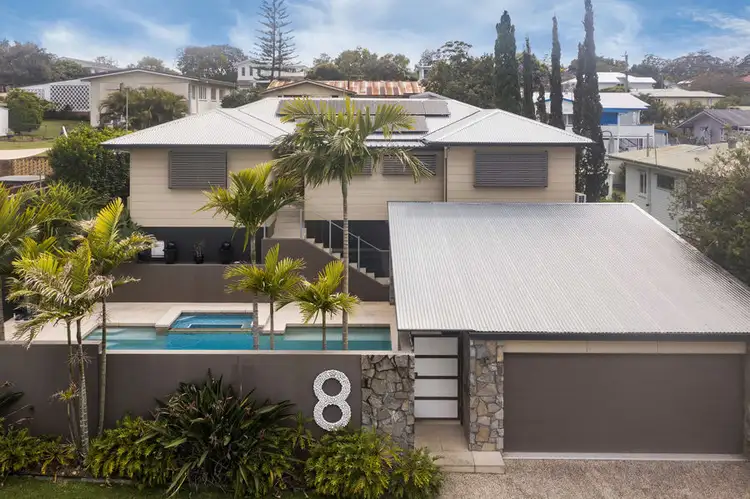 8 Bonneville st, Holland Park West QLD 4121
