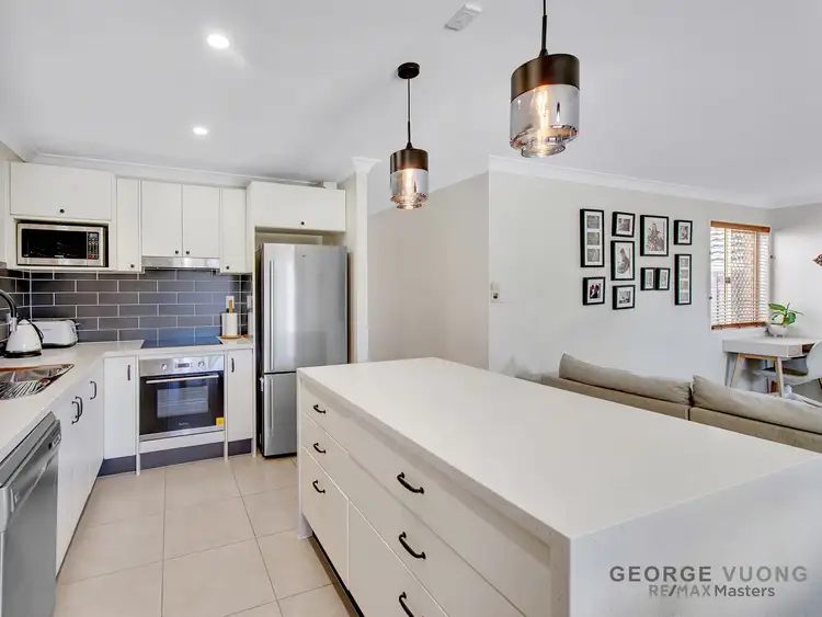 22 Solander Cct, Forest Lake QLD 4078