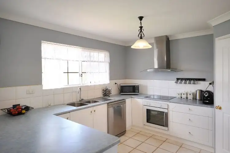 Fifth view of Homely house listing, 5 Hillview Court, Top Camp QLD 4350