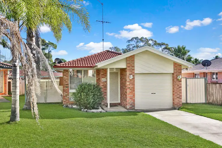 12 Briggs Place, St Helens Park NSW 2560
