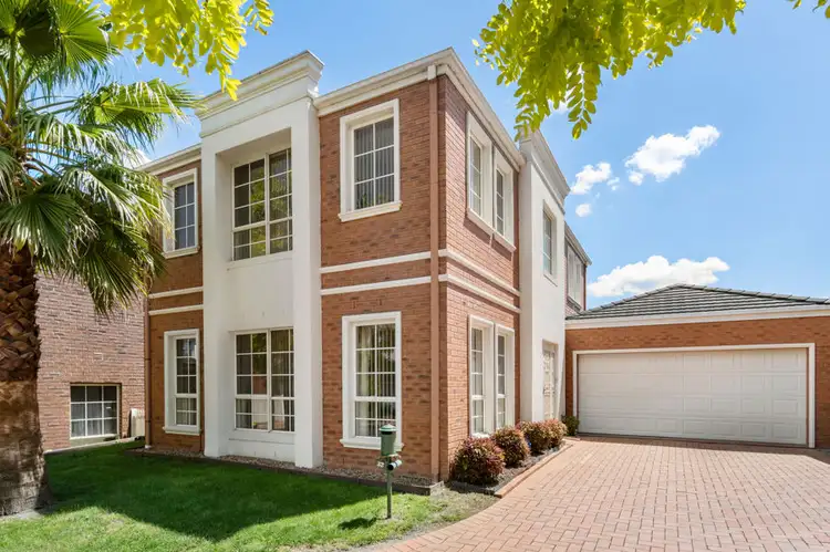 33 St. Claire Walk, Doncaster East VIC 3109