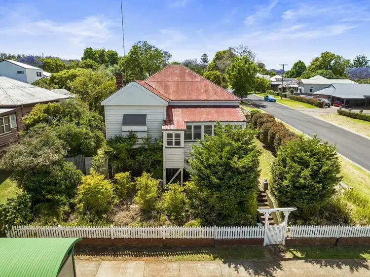 198 Ruthven Street, North Toowoomba QLD 4350