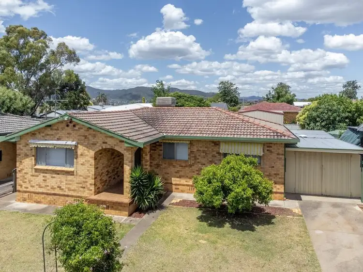 8 Mack Street, Tamworth NSW 2340