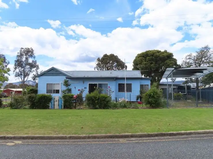 45 Tenterfield Street, Wallangarra QLD 4383