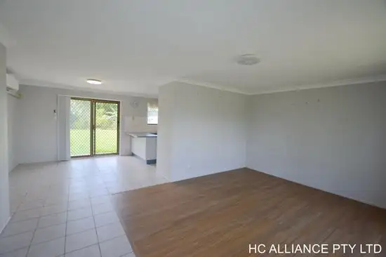 28 Parkroyal Cres, Regents Park QLD 4118