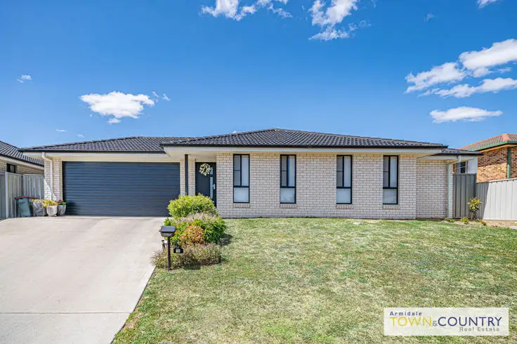 16 Peterson Drive, Armidale NSW 2350