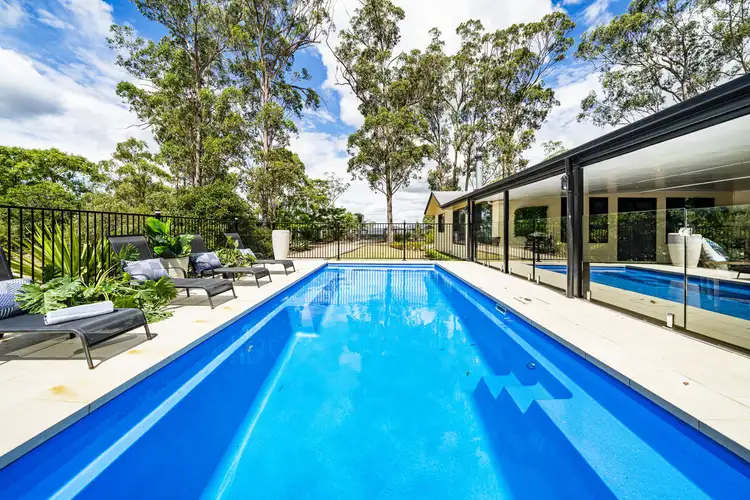2 Clive Crescent, Withcott QLD 4352