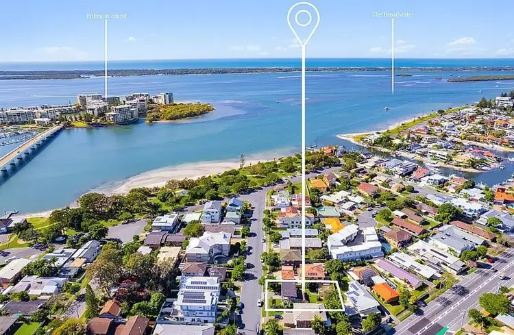 Main view of Homely unit listing, 2/18 Errol Avenue, Paradise Point QLD 4216