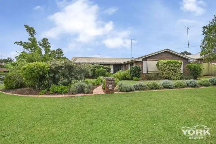 18 Ansett Court, Wilsonton QLD 4350