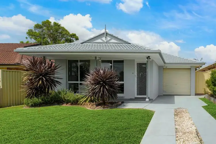 25 Cusack Close, St Helens Park NSW 2560