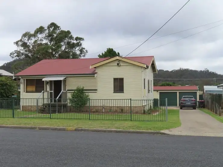 86 Lock Street, Stanthorpe QLD 4380