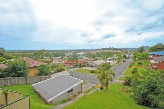 17 Arthur Drive, Wyong NSW 2259