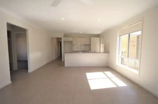 Fifth view of Homely house listing, 5 Napier Circuit, Silkstone QLD 4304