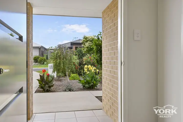 Third view of Homely house listing, 5 Madrid Court, Glenvale QLD 4350