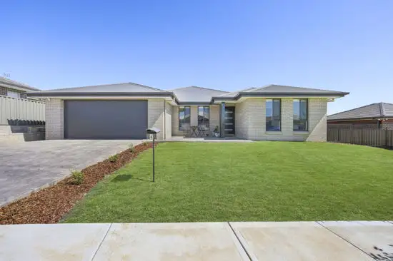 Main view of Homely house listing, 4 Tuscany Boulevard, Tamworth NSW 2340