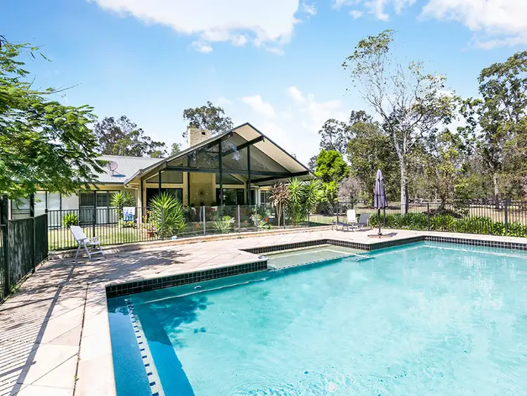 1 Victor Russell Dr, Samford Valley QLD 4520