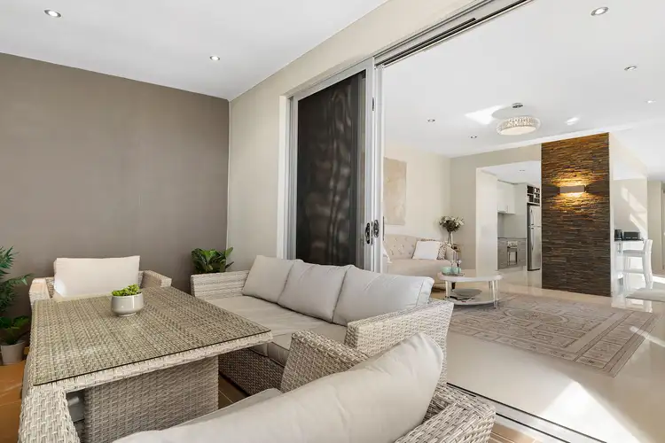 1/50 Government Road, Labrador QLD 4215