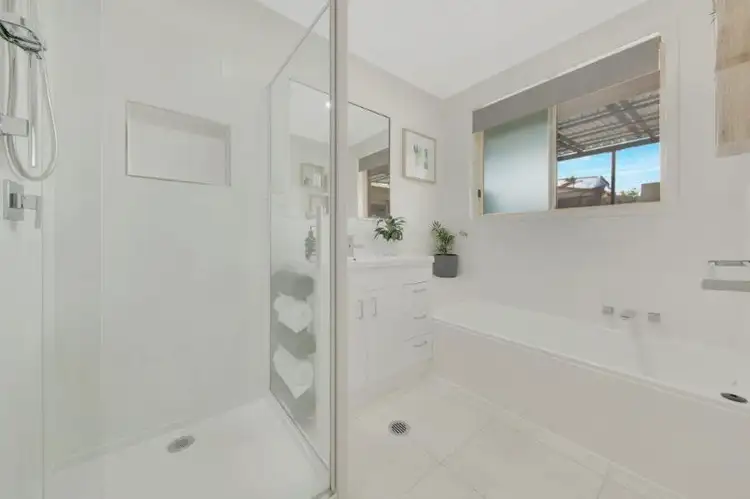 Seventh view of Homely house listing, 5 Weatherly Court, Clinton QLD 4680