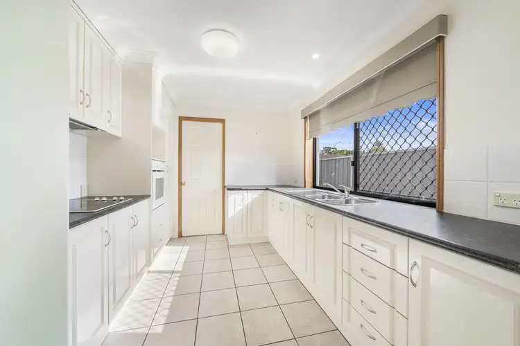 Sixth view of Homely unit listing, 2/17 Rose Street, Wilsonton QLD 4350