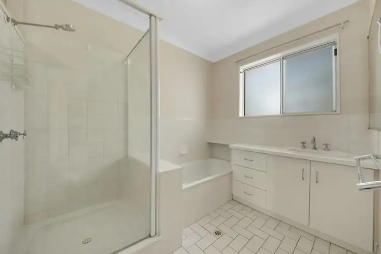 Sixth view of Homely unit listing, 9/4 Pittsbay Crescent, Boyne Island QLD 4680
