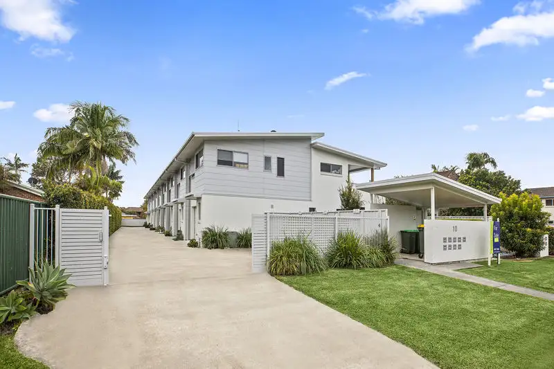 Main view of Homely townhouse listing, 4/10 Vincent St, Coffs Harbour NSW 2450