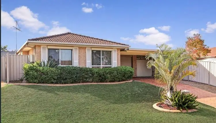 4 Dorrigo Crescent
