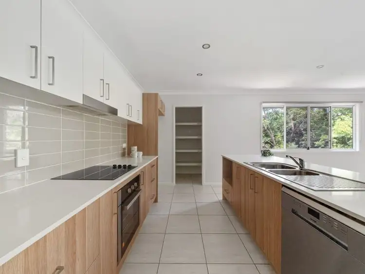 16 Henderson Road, Everton Hills QLD 4053