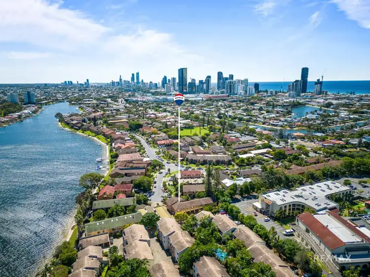 2/8 Jodie Court, Mermaid Waters QLD 4218