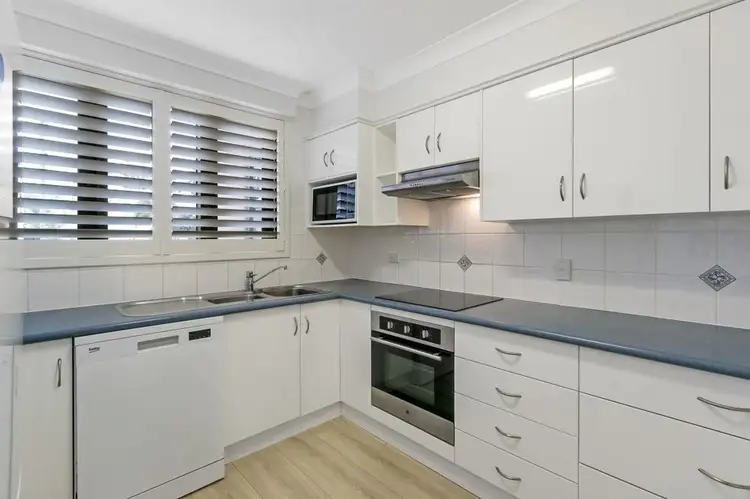 Fourth view of Homely apartment listing, 4/190 Marine Parade, Rainbow Bay QLD 4225
