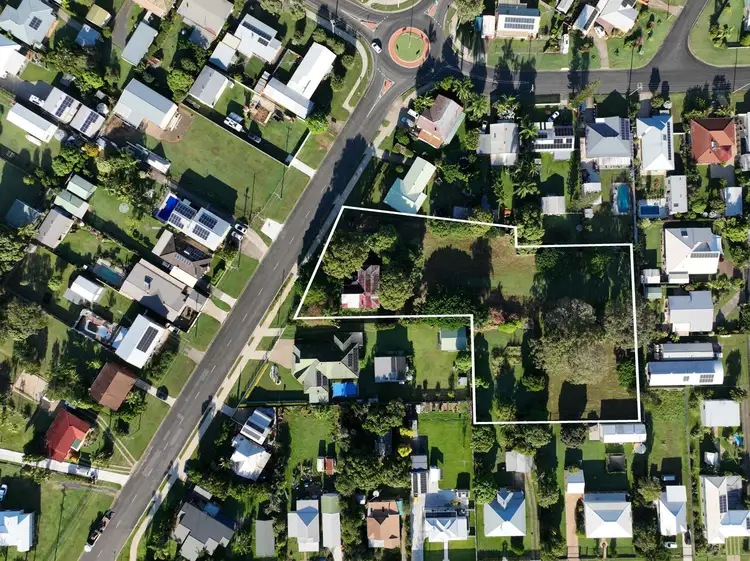 15 Martin Street, Point Vernon QLD 4655