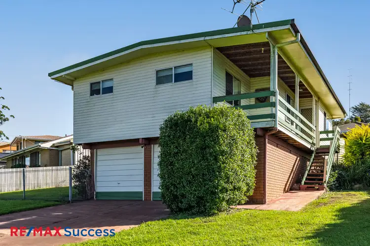 11 Oakleigh Street, Rockville QLD 4350