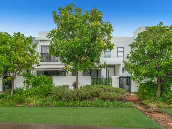 Main view of Homely townhouse listing, 17 Park Lane, Hope Island QLD 4212