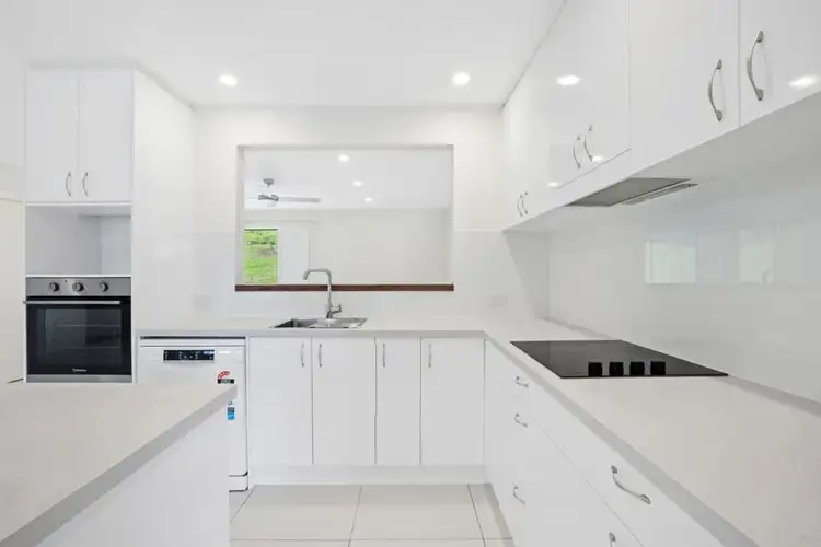 Fifth view of Homely house listing, 8 Cherokee Crescent, Mudgeeraba QLD 4213