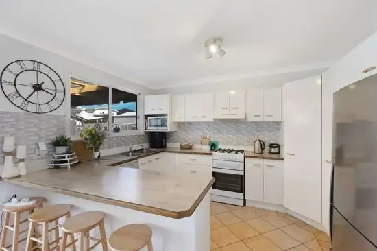 Fifth view of Homely house listing, 10 Norton Avenue, Killarney Vale NSW 2261