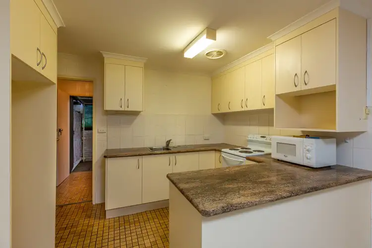 Fifth view of Homely unit listing, 2/902 Doland St, West Albury NSW 2640