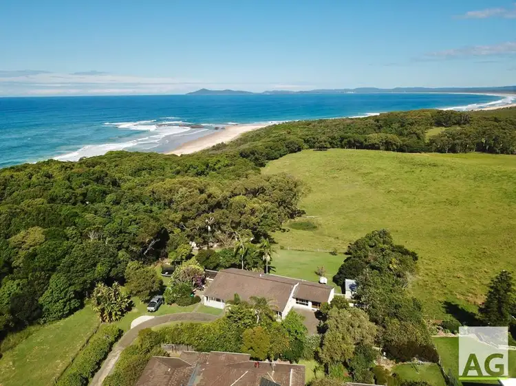 10 High Street, Black Head NSW 2430