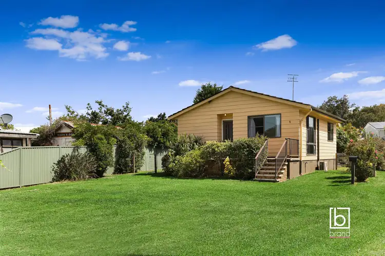 1 Cadonia Road, Tuggerawong NSW 2259