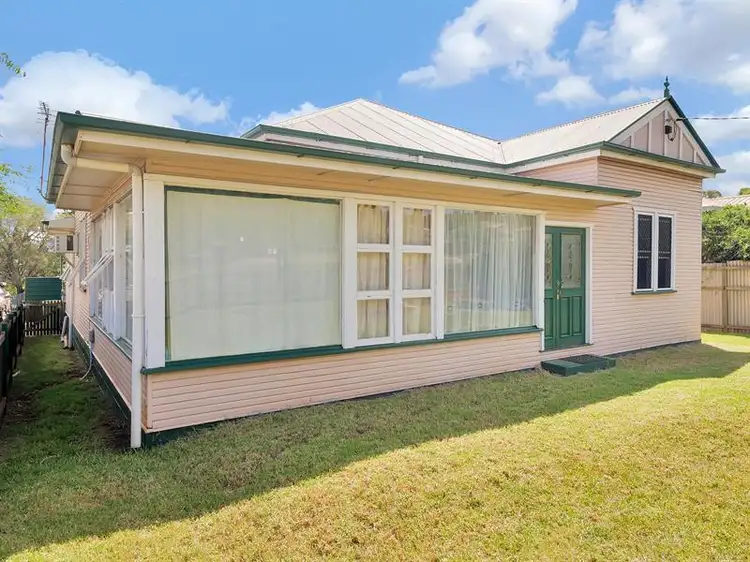 119 Ruthven St, Harlaxton QLD 4350
