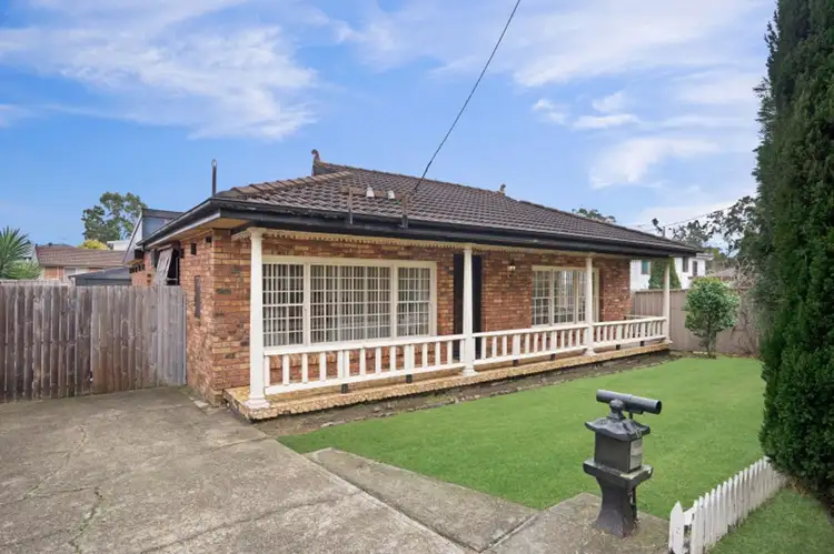 851 Macquarie Drive, Valentine NSW 2280