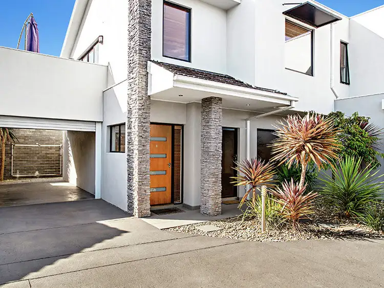 2/27 Mitchell Street, Brunswick VIC 3056