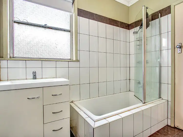 Fourth view of Homely house listing, 14 Ouyen Court, Dallas VIC 3047