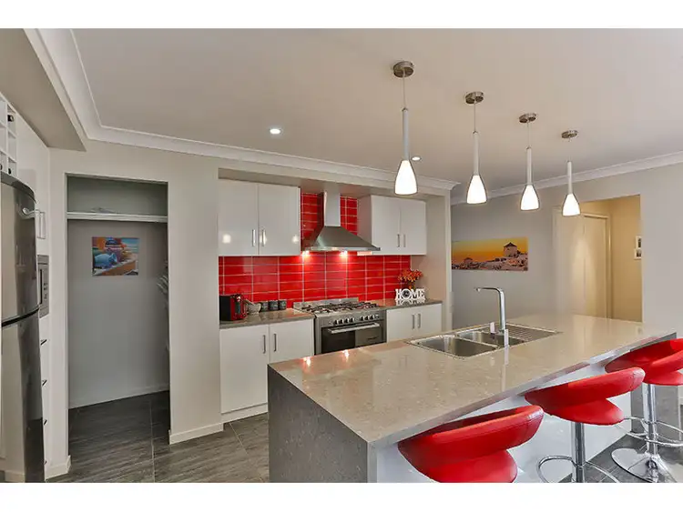 Third view of Homely house listing, 5 Heron Court, Kleinton QLD 4352